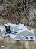 Nike Shox R4 - Primeira Linha