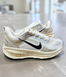 Nike Zoom Vomero - Primeira Linha