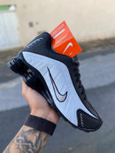 Nike Shox R4 - Primeira Linha