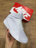 Botinha Nike Borough - Primeira Linha