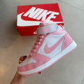 Botinha Nike Borough - Primeira Linha